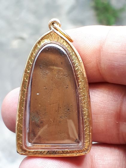 พระหลวงพ่อทวด หลังเตารีด ปี 2505 รุ่นพิมพ์กลาง หน้าใหญ่ ปั้มซ้ำ เนื้อทองผสม เนื้อแห้ง ผิวเดิมๆ ลอยปั้มซ้ำด้านหน้า ชัดเจน ขอบข้างมีรอยแต่งตะไ รูปที่ 2