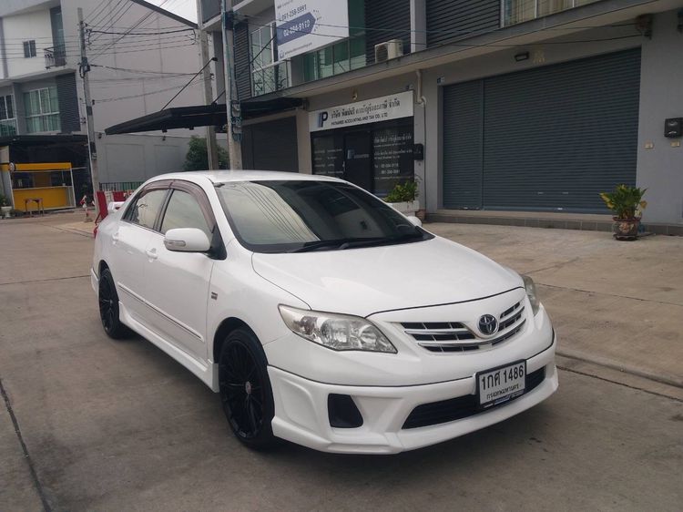 รถ Toyota Altis 1.8 E สี ขาว