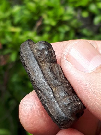 หลวงปู่ทวด เนื้อว่าน พิมพ์ต้อบัวเฉียง ปี 2497 มีมวลสารครบ คราบว่าน พระแห้ง มีน้ำหนัก ผิวเดิม สภาพพระสวยสมบูรณ์ เก่า แท้ หายาก รูปที่ 4