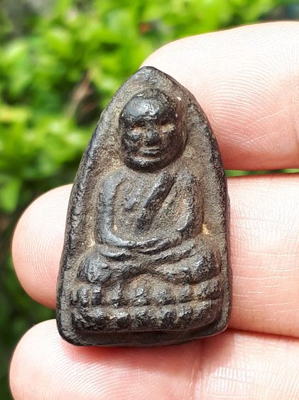 หลวงปู่ทวด เนื้อว่าน พิมพ์ต้อบัวเฉียง ปี 2497 มีมวลสารครบ คราบว่าน พระแห้ง มีน้ำหนัก ผิวเดิม สภาพพระสวยสมบูรณ์ เก่า แท้ หายาก รูปที่ 9