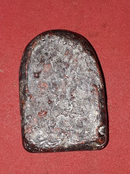 พระซุ้มกอ พิมพ์ใหญ่ กรุวัดพิกุล หลังอย่างสวย เนื้อตะกั่ว ออกแดง ผิวมันเงา แห้ง ตำหนิครบ กนกติดแขนด้านซ้าย ตามสูตร ผิวเป็นธรรมชาติ มีความเก่า รูปที่ 2