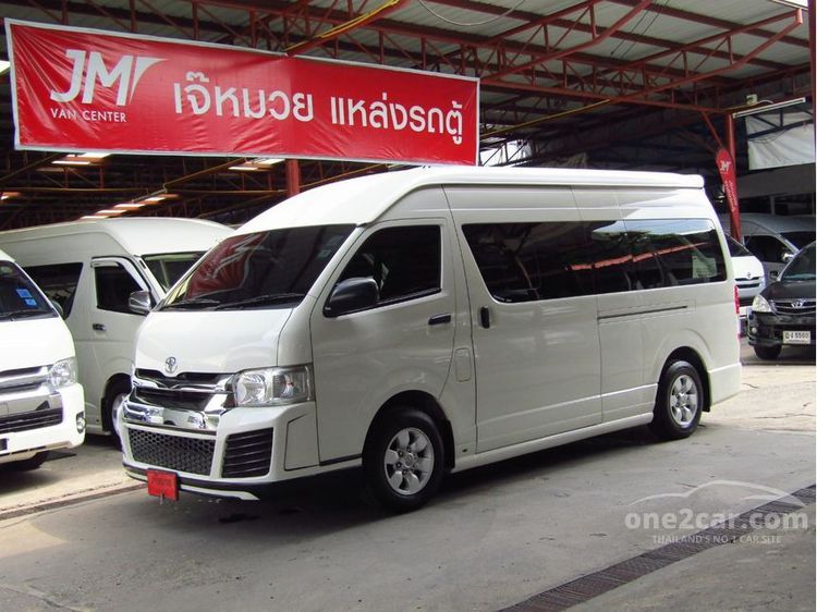 Toyota Commuter 2015 3.0 Van ดีเซล เกียร์อัตโนมัติ ขาว