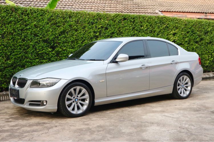 BMW Series 3 2012 320i Sedan เบนซิน ไม่ติดแก๊ส เกียร์อัตโนมัติ บรอนซ์เงิน