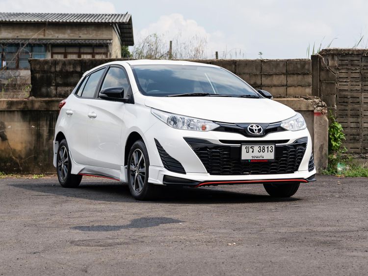 Toyota Yaris 2019 1.2 Mid Utility-car เบนซิน ไม่ติดแก๊ส เกียร์อัตโนมัติ ขาว