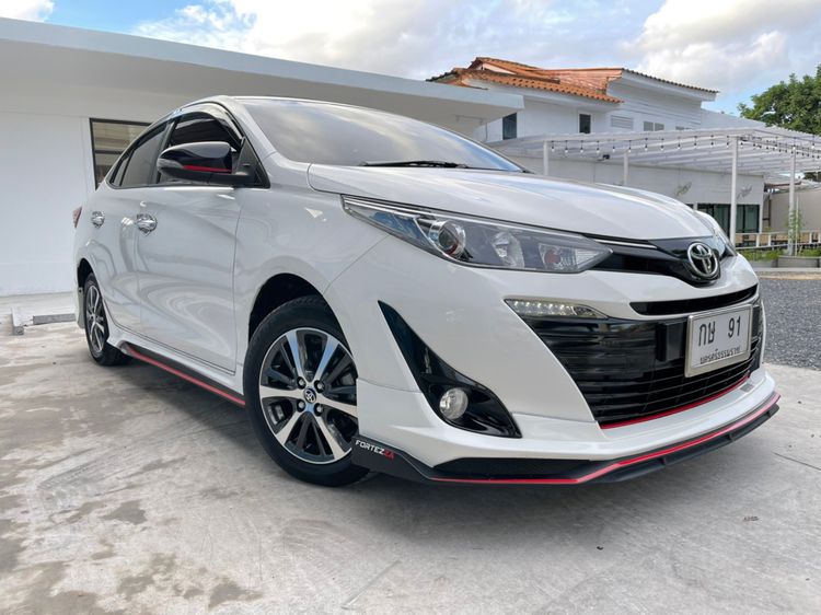 Toyota Yaris ATIV 2019 1.2 S Plus Sedan เบนซิน ไม่ติดแก๊ส เกียร์ธรรมดา ขาว