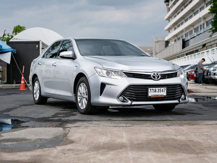 Toyota Camry 2018 2.0 G Sedan เบนซิน ไม่ติดแก๊ส เกียร์อัตโนมัติ เงิน