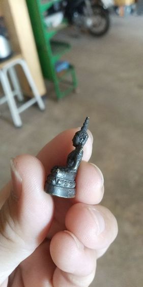 พระเนื้อโลหะพิมพ์เล็ก(พระรูปหล่อพระมหาจักรพรรดิ(พระหลวงปู่บุญ)(วัดทุ่งเหียง)(จังหวัดชลบุรี))พระบ้านพระเครื่องรางของมงคล รูปที่ 9