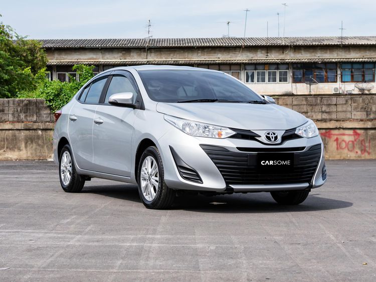 Toyota Yaris ATIV 2018 1.2 E Sedan เบนซิน ไม่ติดแก๊ส เกียร์อัตโนมัติ เงิน