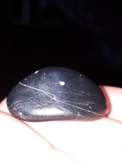 หมอนนกกระเต็น เป็นหิน แข็ง สีดำมัน ขนาดกำลังสวย สวยสมบูรณ์ แท้ หายาก  หมอนนกกระเต็น สุดยอดของทนสิทธิ์ ที่ครูบาอาจารย์หรือนายพรานโบราณกล่าวกั รูปที่ 12