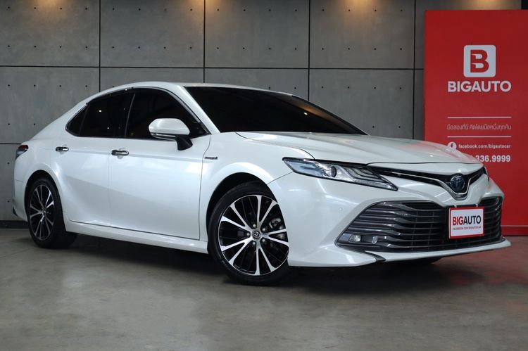 Toyota Camry 2019 2.5 Hybrid Premium Sedan ไฮบริด ไม่ติดแก๊ส เกียร์อัตโนมัติ ขาว