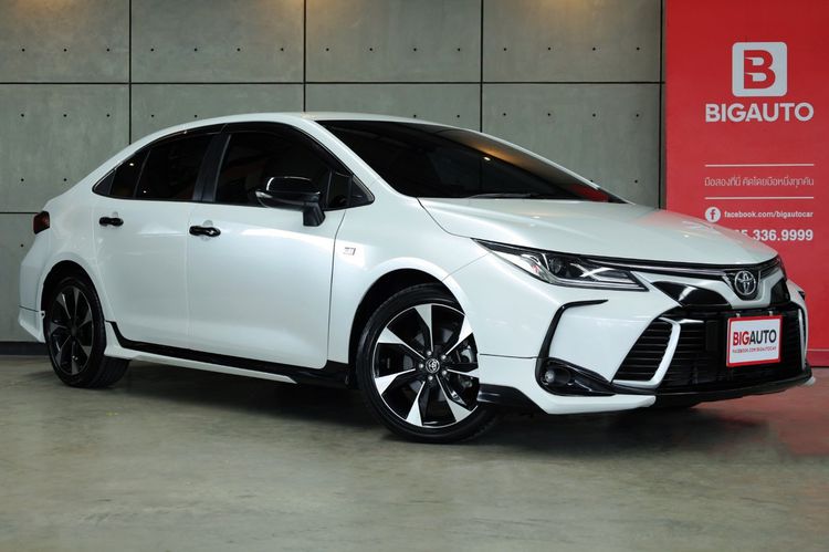 Toyota Altis 2021 1.8 GR Sport CVT Sedan เบนซิน ไม่ติดแก๊ส เกียร์อัตโนมัติ ขาว