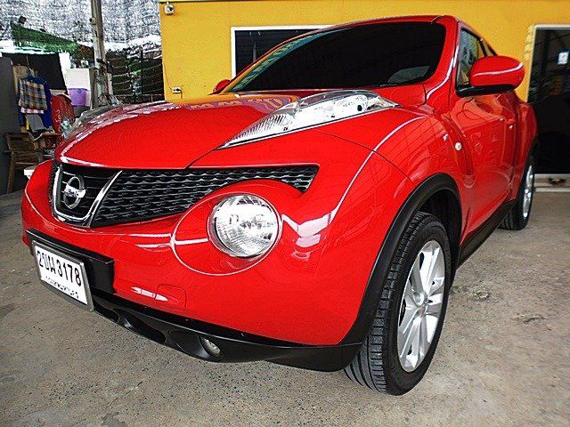 รถ Nissan Juke 1.6 V สี แดง