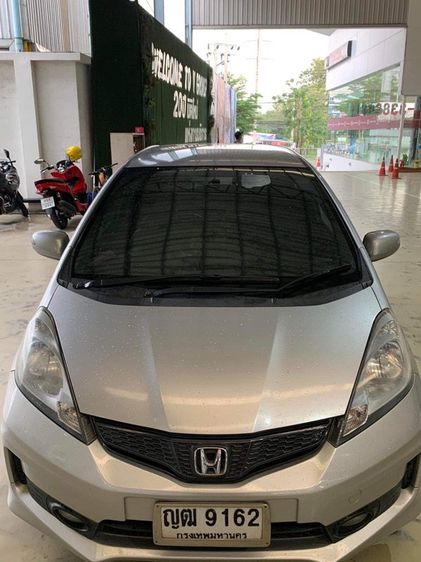 รถ Honda Jazz 1.5 V i-VTEC สี เทา
