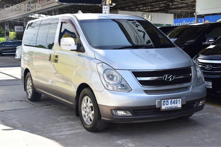 Hyundai H-1  2010 2.5 Maesto Deluxe Van ดีเซล ไม่ติดแก๊ส เกียร์อัตโนมัติ เงิน