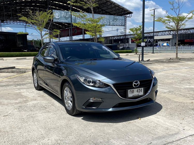 Mazda Mazda3 2015 2.0 E Sedan เบนซิน ไม่ติดแก๊ส เกียร์อัตโนมัติ เทา