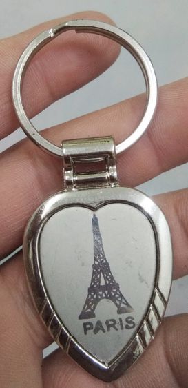 75604-พวงกุญแจที่ระลึกกรุงปารีส PARIS  มือสองขายตามสภาพเลยค่ะ เหมามาตามบ้านค่ะ