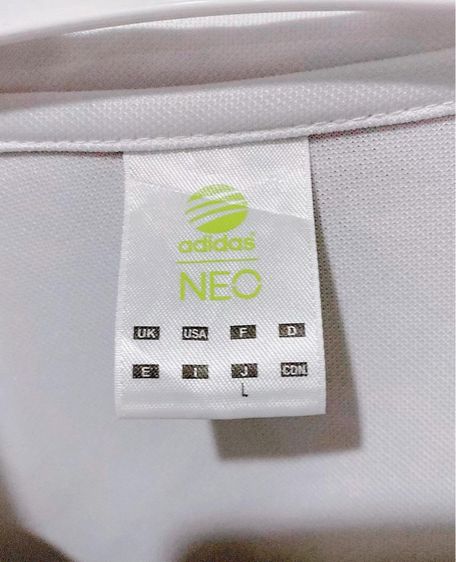 เสื้อวอร์มสีขาวลายสกรีน แบรนด์ addidas Neo รูปที่ 3
