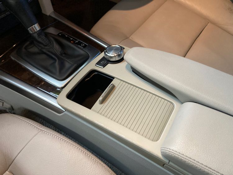 ม่านพับ แผ่นสไลด์ คอนโซลวางแก้วน้ำ Benz W204 W212 W207 R172 C-coupe E-coupe C180 C20 C230 C250 E200 E220CDi E250 E300 รูปที่ 4