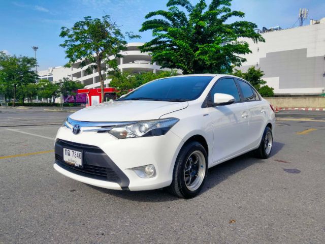 รถ Toyota Vios 1.5 G สี ขาว