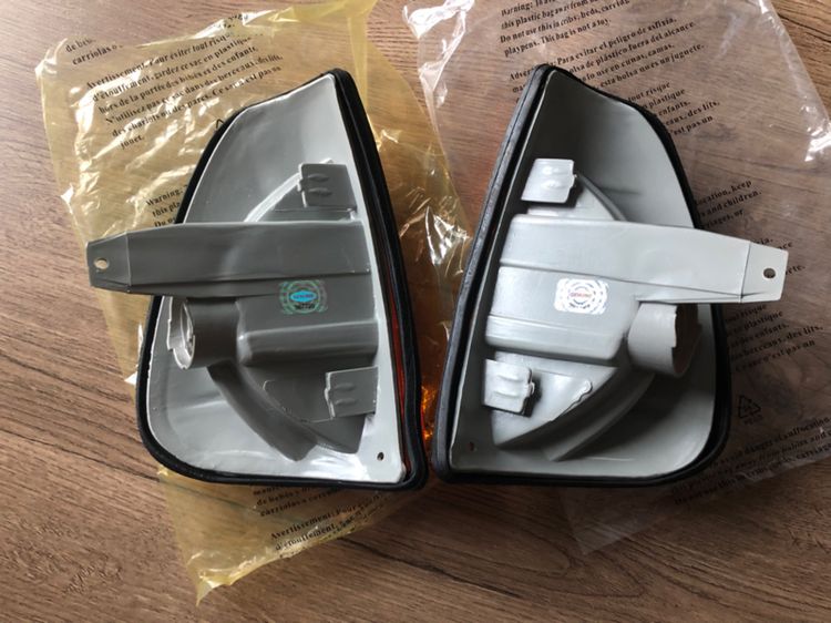 ไฟเลี้ยว ไฟมุม Benz W123 สีส้ม 1 คู่ รูปที่ 7