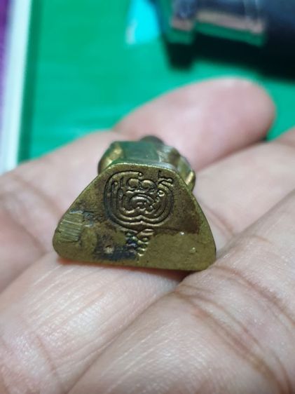 รูปหล่อโบราณหลวงพ่อเดิม รุ่นเสาร์5 วัดหนองบัว ปี36 รูปที่ 4