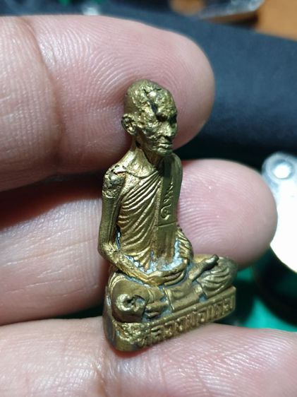 รูปหล่อโบราณหลวงพ่อเดิม รุ่นเสาร์5 วัดหนองบัว ปี36 รูปที่ 7