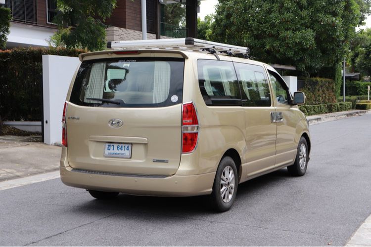 Hyundai H-1  2012 2.5 Deluxe Van ดีเซล ไม่ติดแก๊ส เกียร์อัตโนมัติ ทอง รูปที่ 4