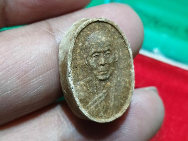 พระผงหลวงปู่สุรินทร์ วัดศรีเตี้ย ลำพูน ปี 31 สวยเดิม รูปที่ 8