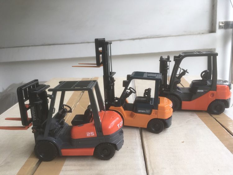 โมเดลรถยก Toyota แท้มือสอง รูปที่ 2