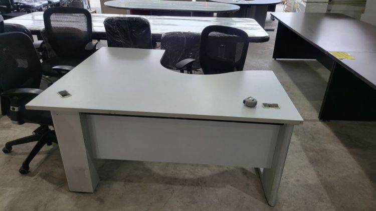 โต๊ะทำงาน โต๊ะ​สำนักงาน​ขาเหล็ก​ ผิวเคลือบ​ MDF ของ Rock​worth​ สภาพสมบูรณ์
ขนาด 120x150 ซม
ของใหม่ หมื่นกว่า
ขาย​เพียง​3500บาท
สต๊อก​ 20 ตัวเท่านั้น
