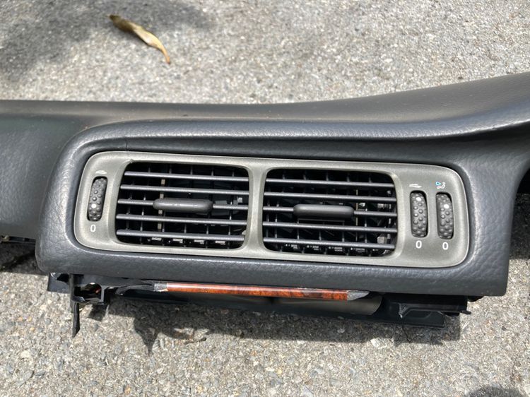 อะไหล่ Volvo นวมคอนโซลหน้า Airbag ช่องแอร์ ลายไม้ เก๊ะข้าง มือสอง สภาพดี 940 , S70 , S80  รูปที่ 11