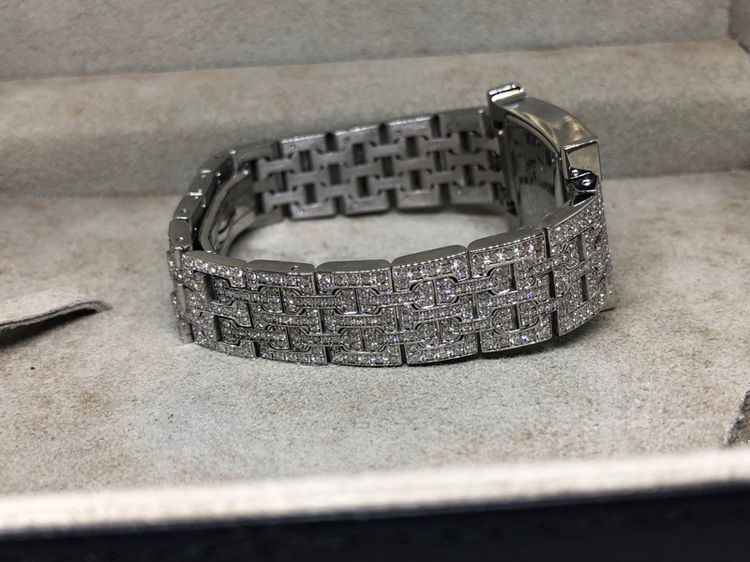 รับเจาะฝังเพชรนาฬิกา รูปที่ 3