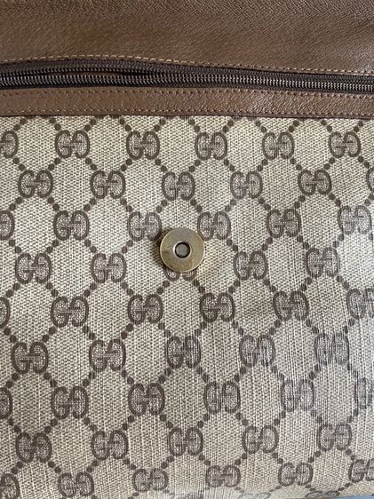 Gucci Canvas Clutch Bag ของแท้ รูปที่ 15
