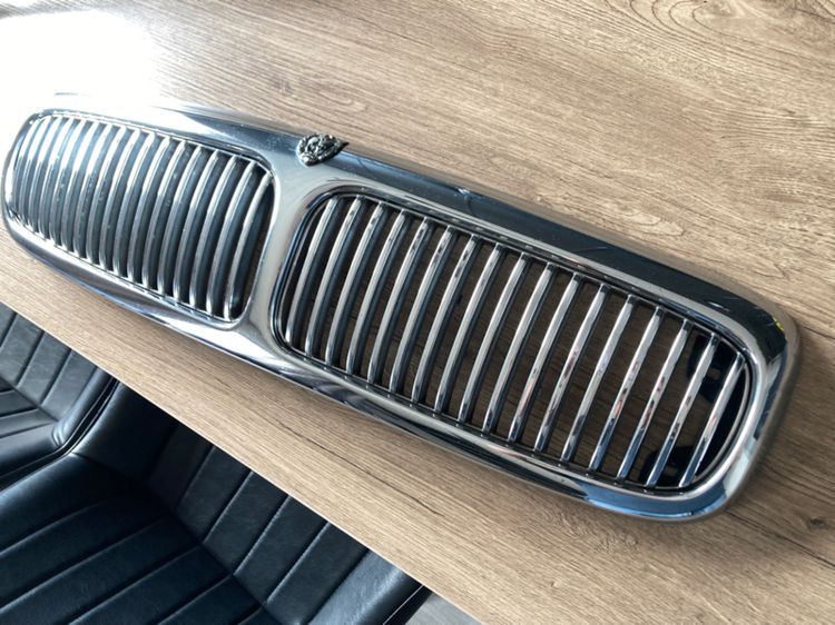 กระจังหน้า ไฟท้าย Jaguar X300 XJ6 ของแท้ มือสอง สภาพดีทั้ง 2 อัน รูปที่ 2