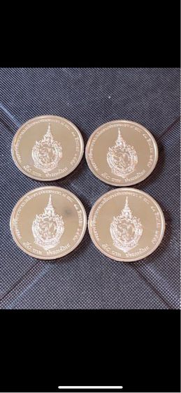 เหรียญที่ระลึก 50บาท ในหลวงรัชกาลที่9 ราชินี พระเทพ ไม่ผ่านใช้ รูปที่ 5