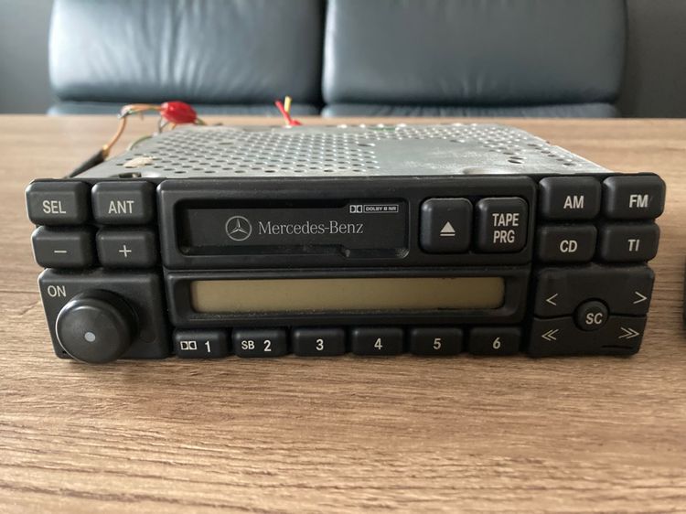 วิทยุเทปติดรถ Benz รุ่นเก่า Classic พร้อมรีโมท ของมือสอง รูปที่ 2
