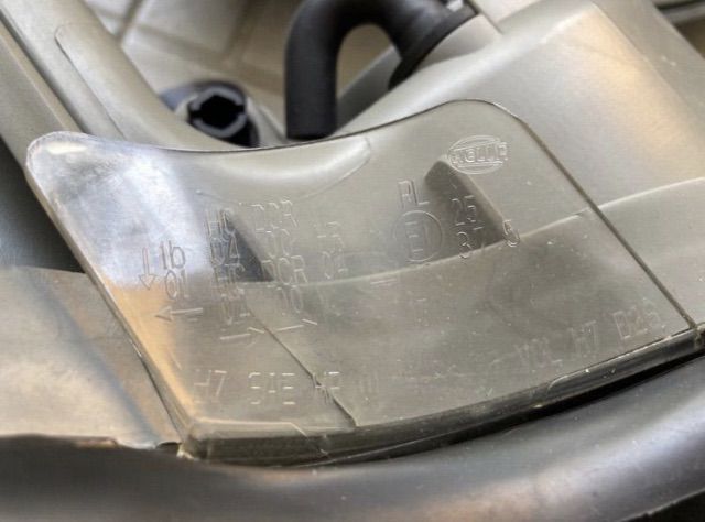 ไฟหน้า Benz CLK W209 ของแท้ Hella มือสอง ท่ออากาศ ท่อไอดี เครื่อง M112 V6 E240 W211 รูปที่ 4