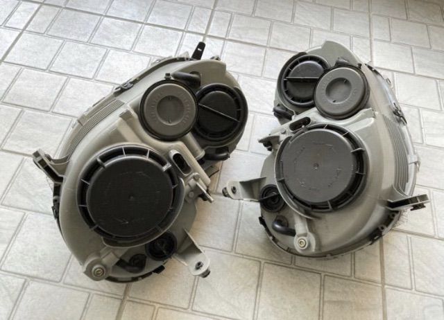 ไฟหน้า Benz CLK W209 ของแท้ Hella มือสอง ท่ออากาศ ท่อไอดี เครื่อง M112 V6 E240 W211 รูปที่ 7