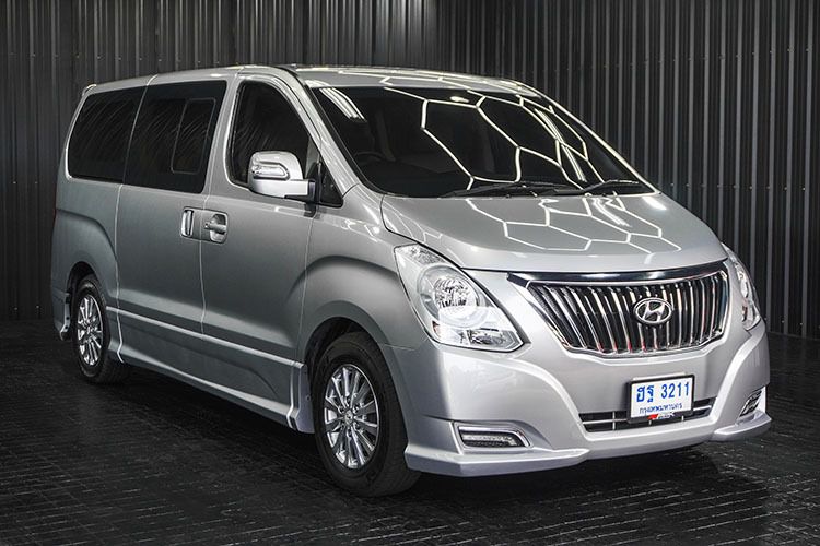 Hyundai H-1  2017 2.5 Elite Plus Van ดีเซล ไม่ติดแก๊ส เกียร์อัตโนมัติ เทา รูปที่ 2