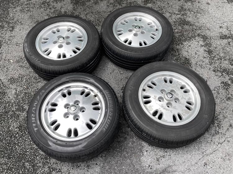 ชุดละ29,000 Jaguar XJ6 X300 และ XJ Sport ของแท้ มือสอง 16 นิ้ว 5รู 108 ยาง 225 60 16 รูปที่ 3