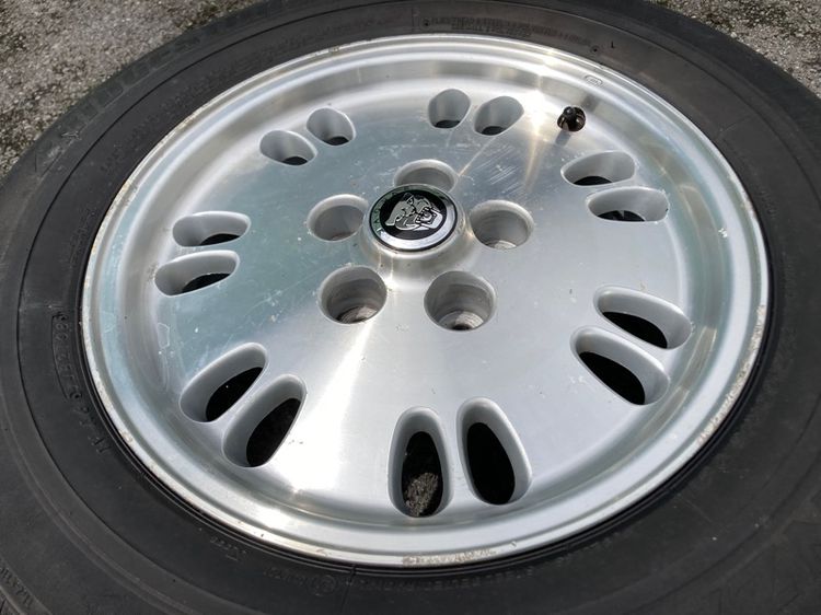 ชุดละ29,000 Jaguar XJ6 X300 และ XJ Sport ของแท้ มือสอง 16 นิ้ว 5รู 108 ยาง 225 60 16 รูปที่ 2