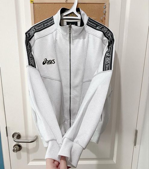 เสื้อวอร์มสีเทา แบรนด์ asics  รูปที่ 5