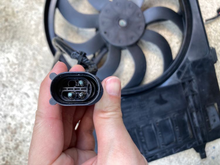 พัดลมไฟฟ้า หม้อน้ำ MINI One Cooper Copper S R50 R52 R53 ของแท้ มือสอง Part no. 11819310 ยี่ห้อ GATE สภาพดี รูปที่ 9