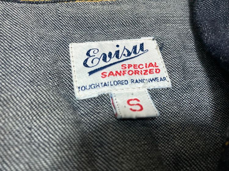 เสื้อยีนส์ EVISU ไซส์ S Made in ITALY สีน้ำเงินเข้ม คอปก ไม่มีกระดุม สภาพไร้ที่ติ รูปที่ 5