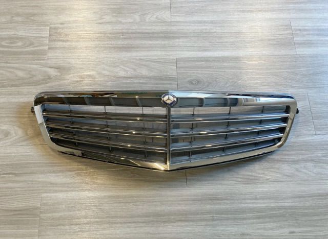 กระจังหน้า Benz W204 Elegance ของแท้มือสอง C200 C180 รูปที่ 10