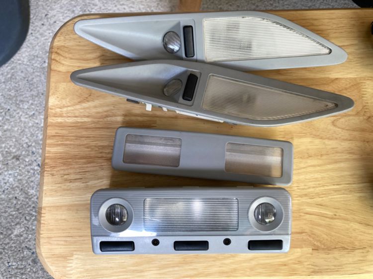 BMW E36 E46 E38 E39 ไฟเพดาน ไฟอ่านหนังสือ สวิตกระจกข้าง อะไหล่ ของแท้มือสอง รูปที่ 2