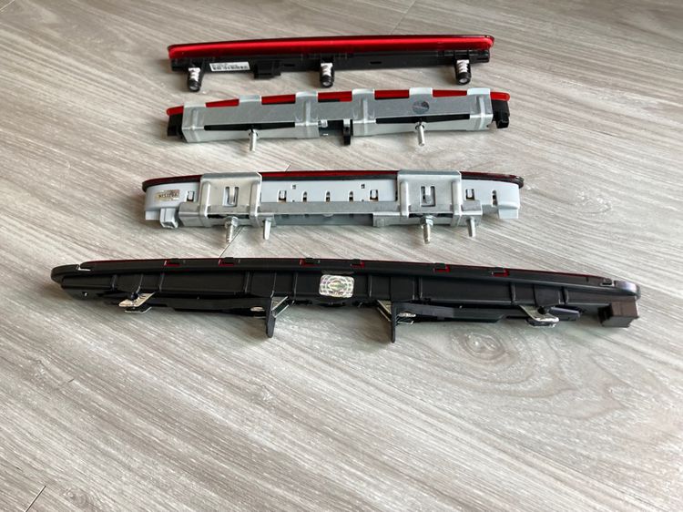 ไฟเบรคดวงที่3 Benz W211 W209 R230 Chavelle T5 T5.1 ไฟฝาท้าย CLK SL  รูปที่ 4