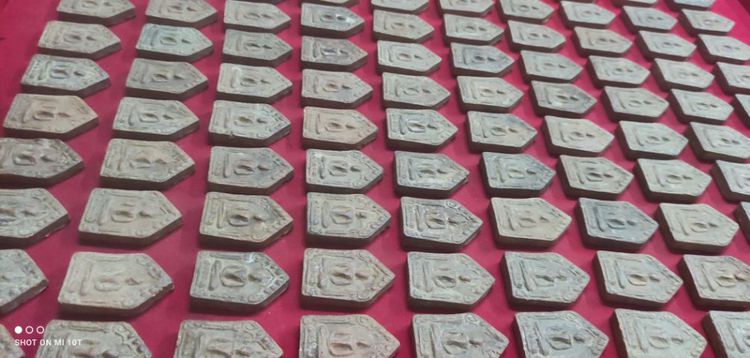 พระขุนแผนผงพรายใหญ่เนื้อดิน ปู่ทิม ปี15 100องค์ ราคาเหมาด่วน รูปที่ 9