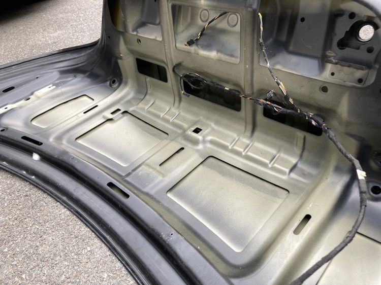 อะไหล่ BMW E60 ฝากระโปรงหน้า ฝากระโปรงท้าย แก้มข้างบังโคลนหน้า ของแท้มือสอง 525i 520i 520d 523i 530i รูปที่ 12