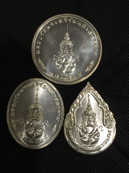 เหรียญไทย ชุดเหรียญแก้วมรกต 3ฤดู เนื้อเงิน